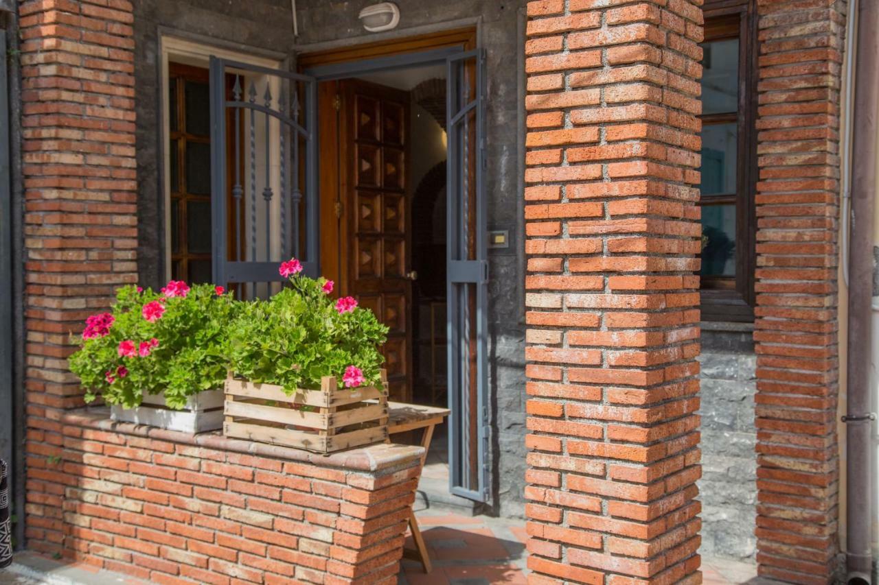 La Casa Di Iside A Mare Daire Katanya Dış mekan fotoğraf